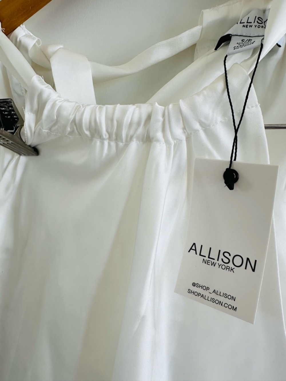 Allison New York White Halter Top - Picture 3 of 6